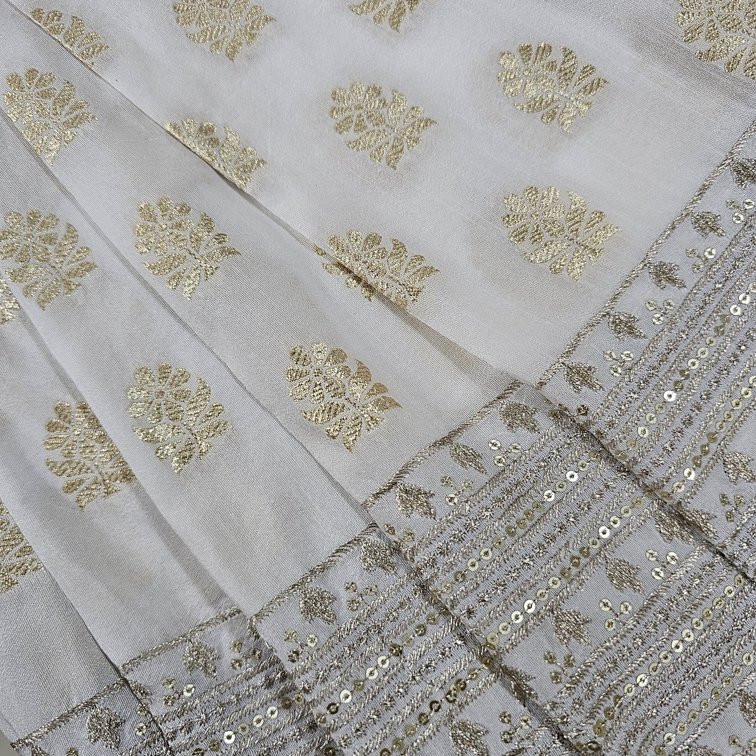 Manvar Dyeable Banaras Brocade with Zari Work